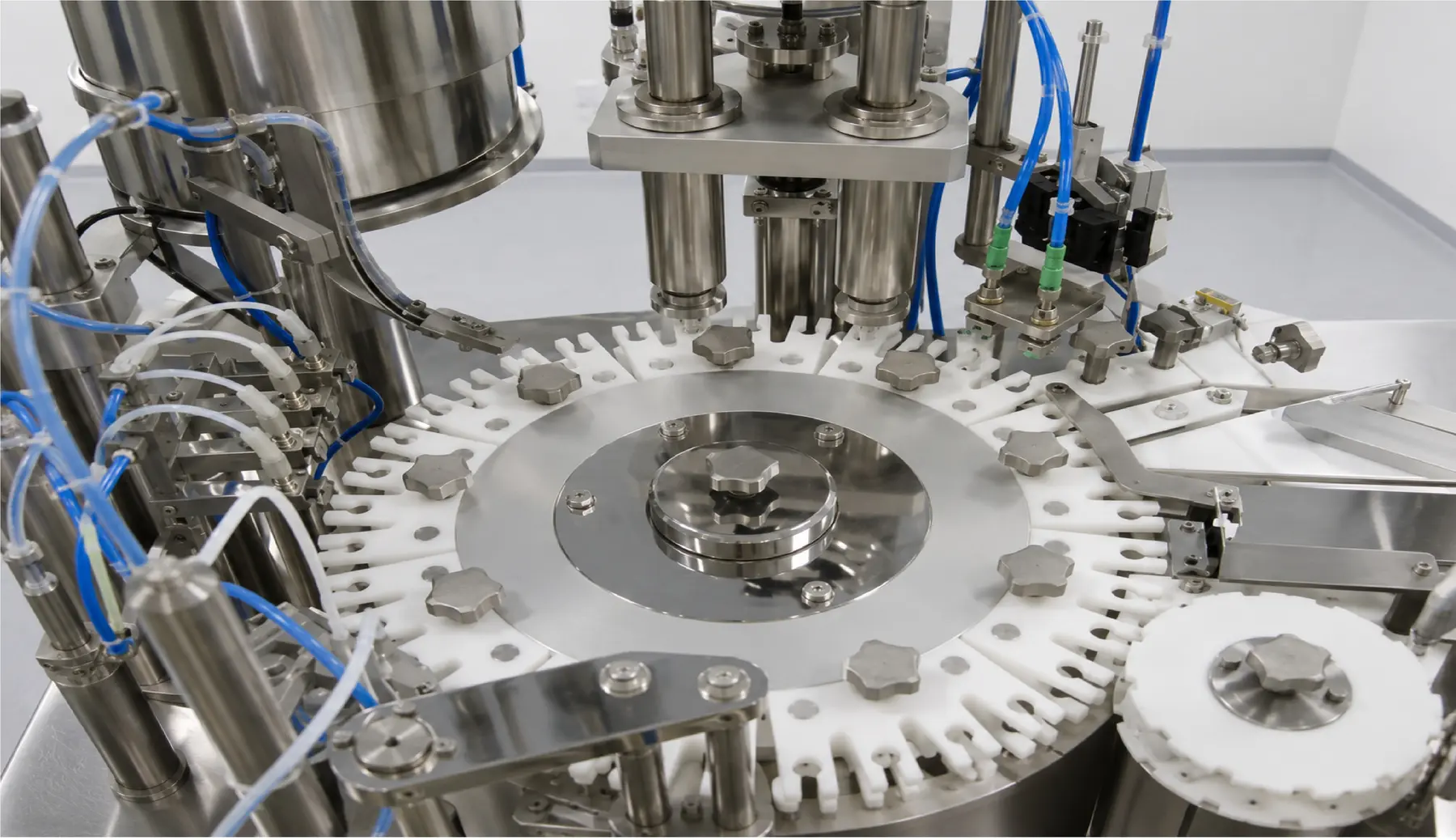 Pharmaceutical production and packaging line